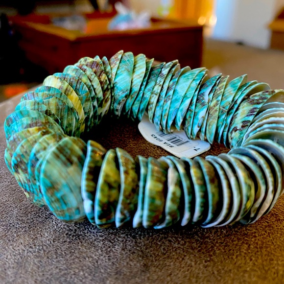 Brand New Sea Green Bracelet - Picture 2 of 5